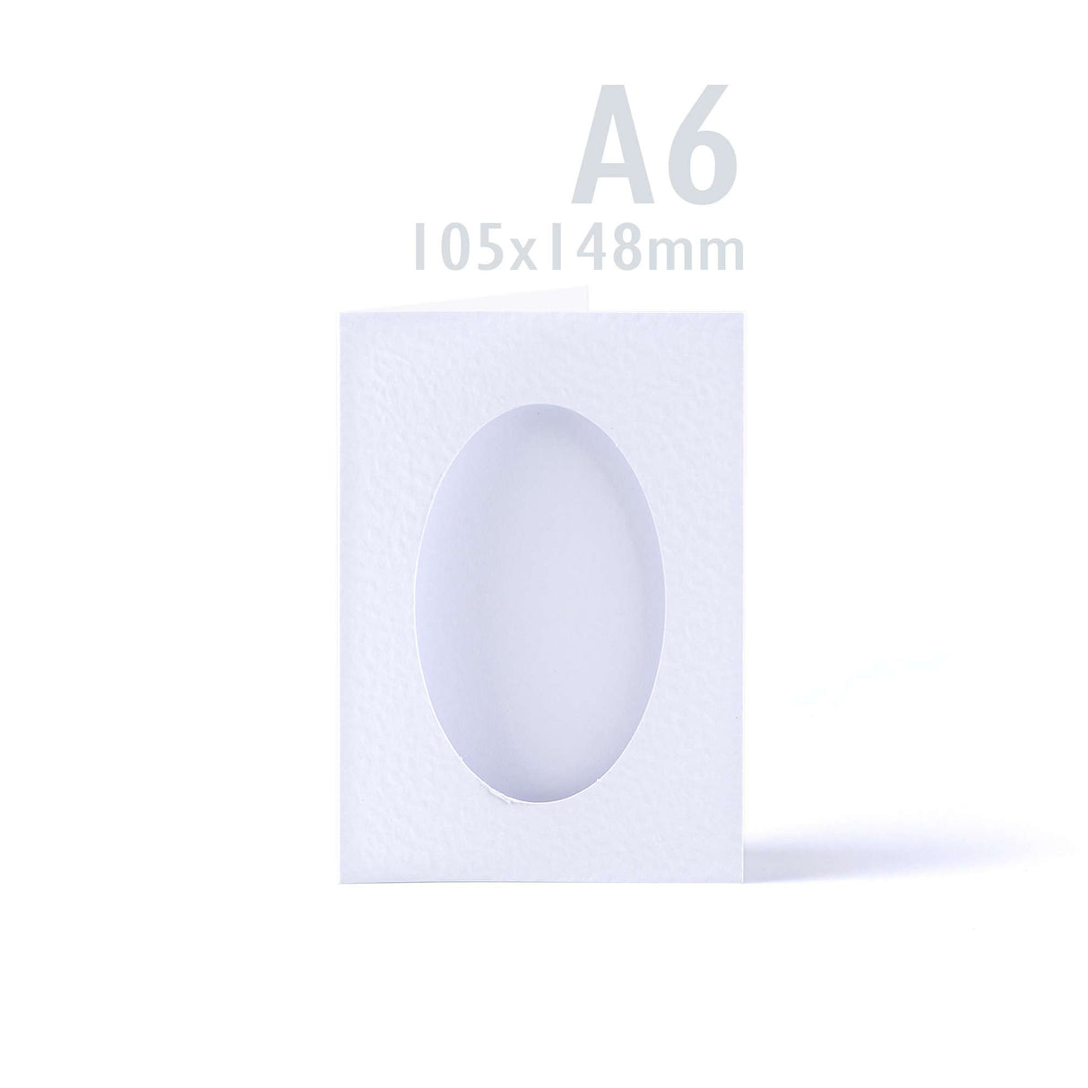 Witte drieluikkaarten met gehamerde structuur en ovaal venster – verpakking