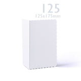 Witte kaarten en enveloppen met golvende rand – verpakking