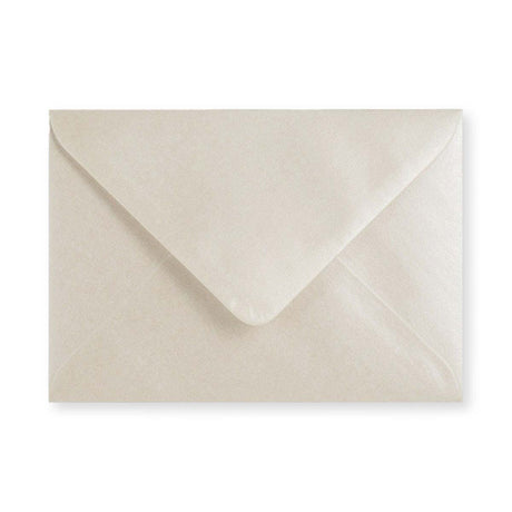 114x162 mm (C6) Grijswitte glanzende envelop