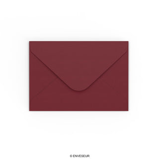 Bordeauxrode Enveloppen